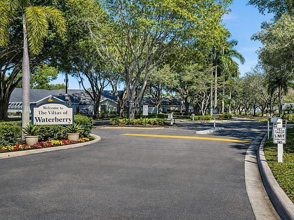 3rd image of 10884 Waterberry Court