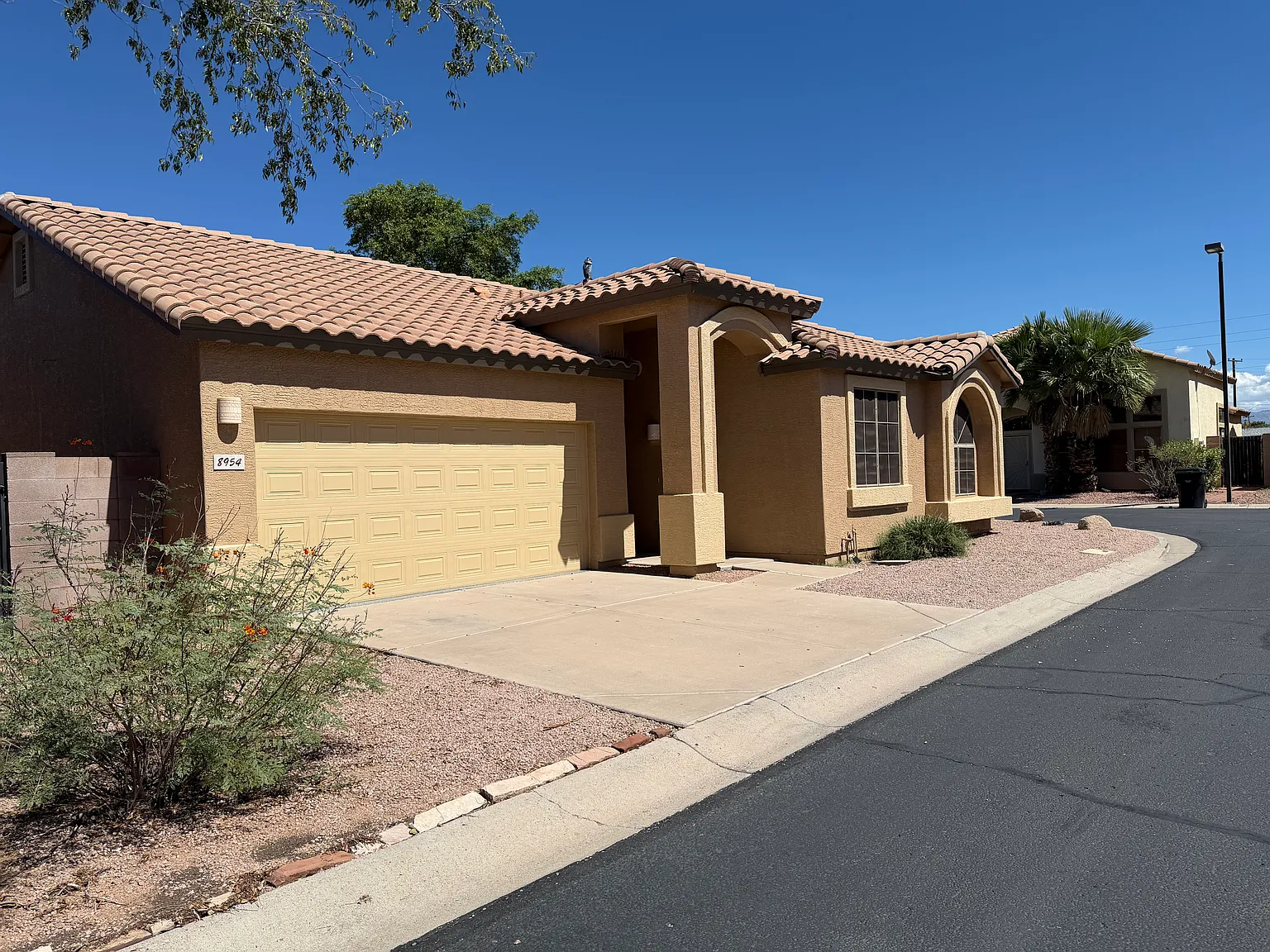3 bed, 1352 sqft, $1,895 — Photo 2