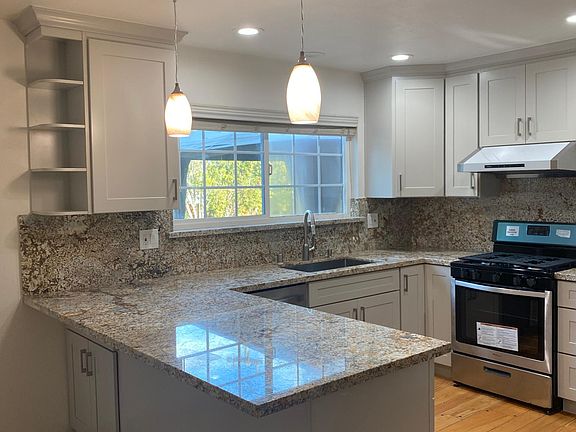 4th image of 7401 Plum Blossom Dr