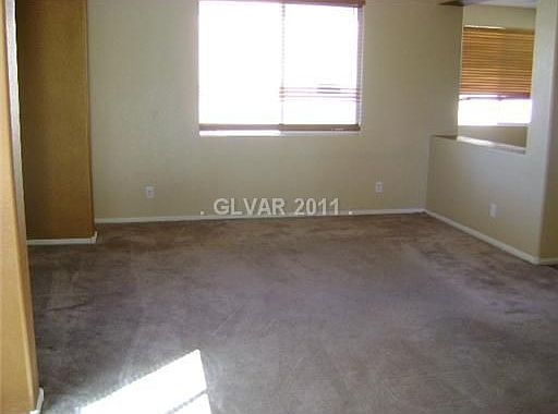 4th image of 9065 Grenache St