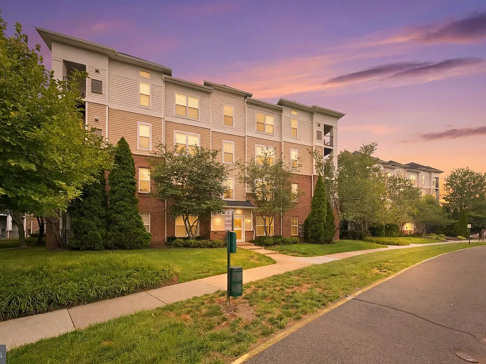 3850 Lightfoot St #155