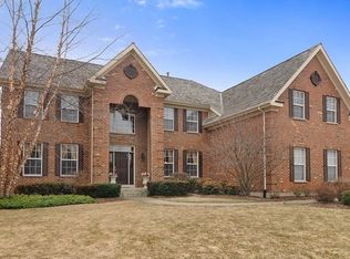 212 Bridle Path Ln, Fox River Grove, IL 60021