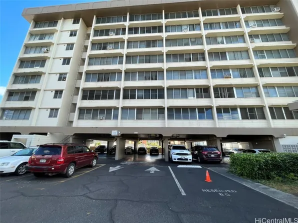 2977 Ala Ilima St APT 301, Honolulu, HI 96818