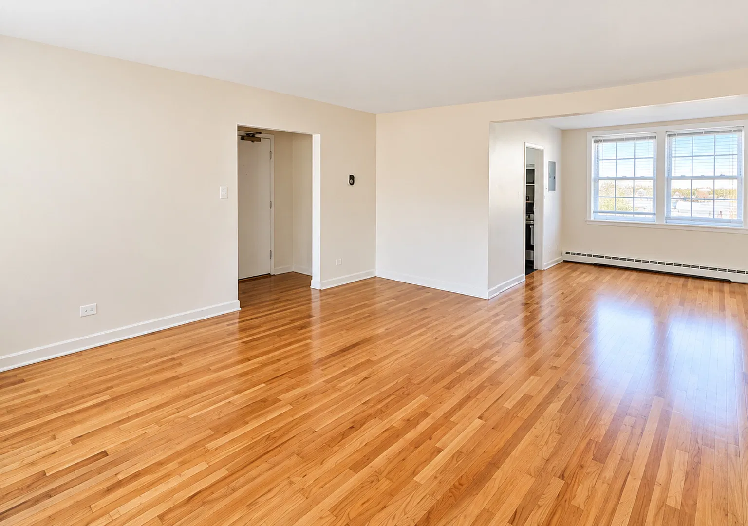 2 bed, 1.0 bath, $2,195 — Photo 3