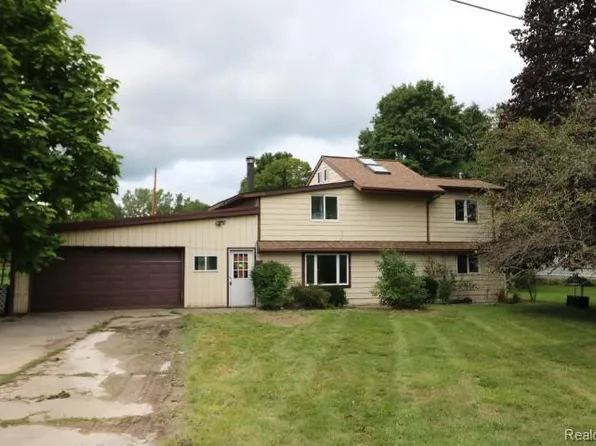 6179 Falkenbury Rd, North Branch, MI 48461