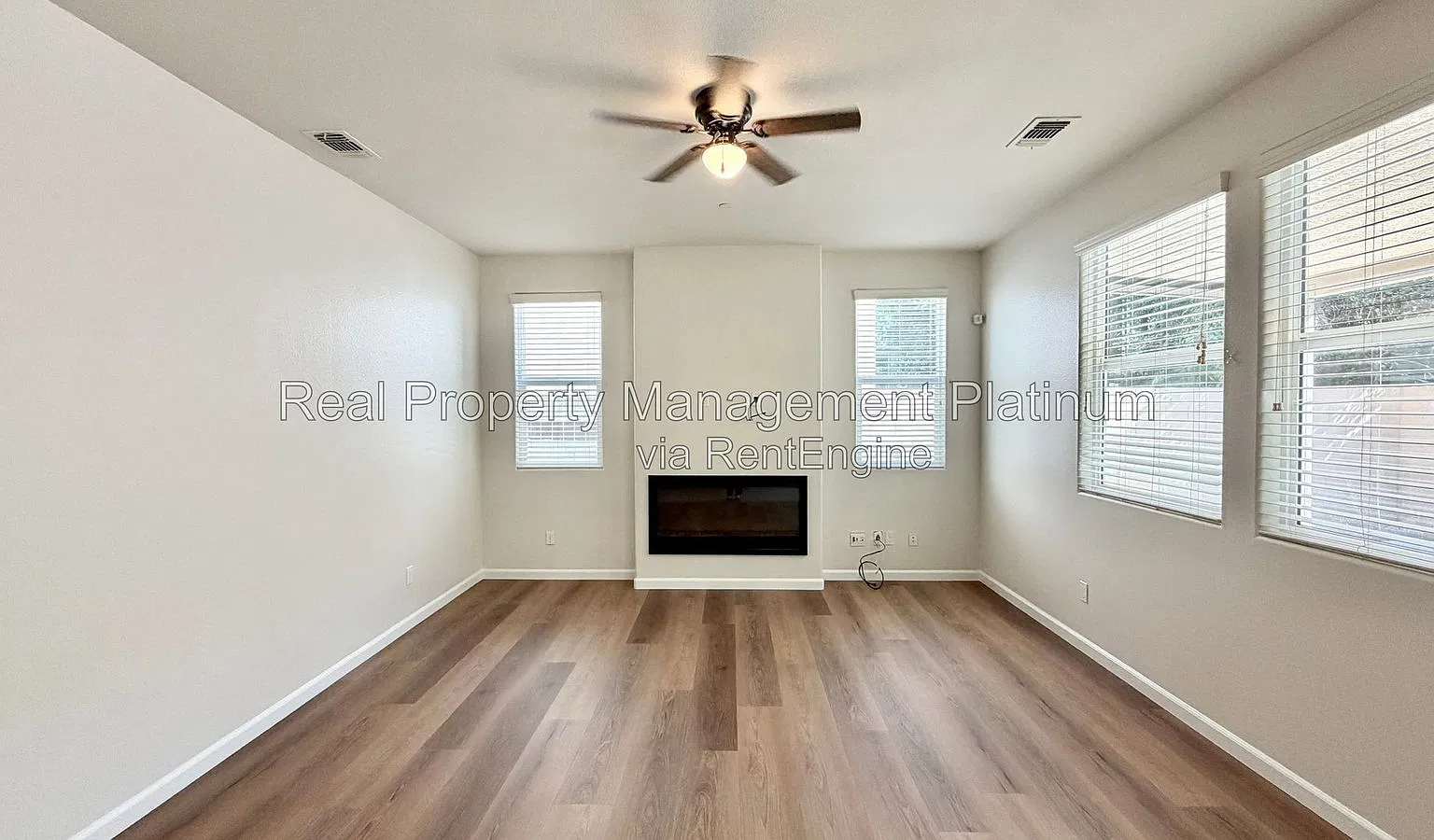 4 bed, 3.0 bath, 1946 sqft, $2,800 — Photo 4