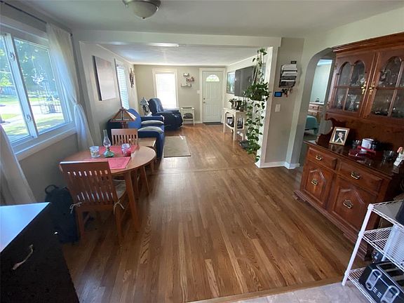 5th image of 324 1st Ave
