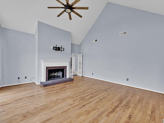 5th image of 140 Chestnut Ln