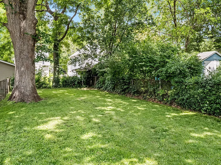 3615 Manhattan Ave — Photo 15
