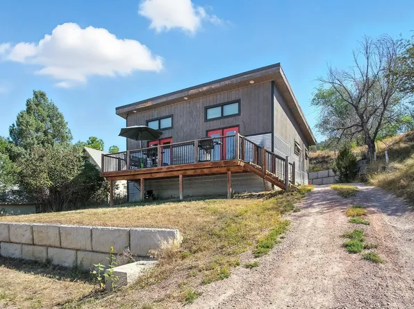 109 S 4th St, Hot Springs, SD 57747