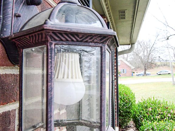 5th image of 1039 Greenbriar Rd