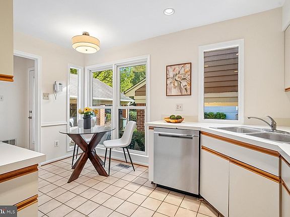 5th image of 11410 Orchard Green Ct