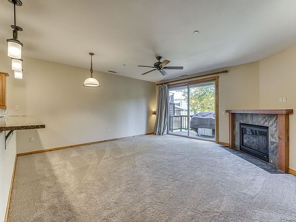 3rd image of 11420 Dolomite Way APT 6)