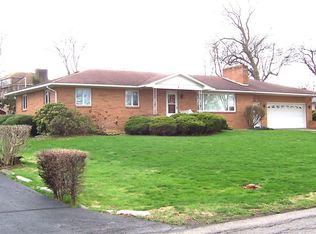 4 Meadowbrook Dr, Albion, NY