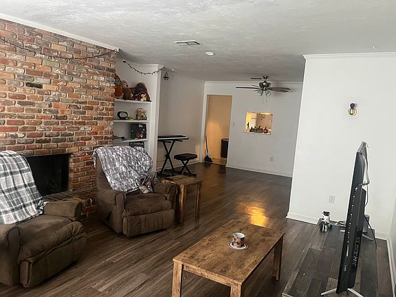 2nd image of 1854 Belle Vue Way #2D