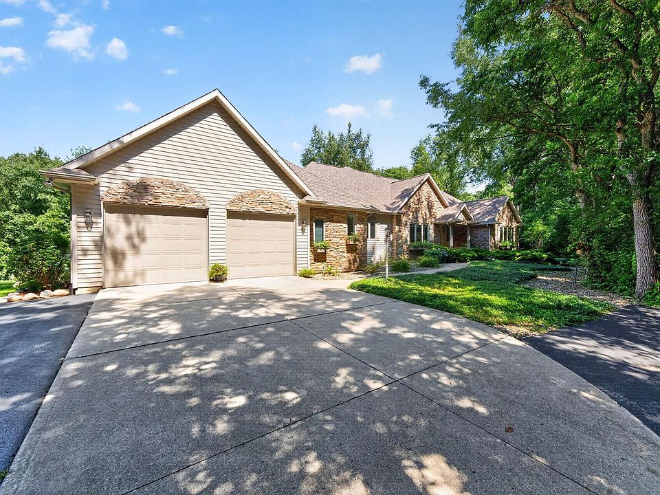 1st image of 51640 Meadow Pond Dr