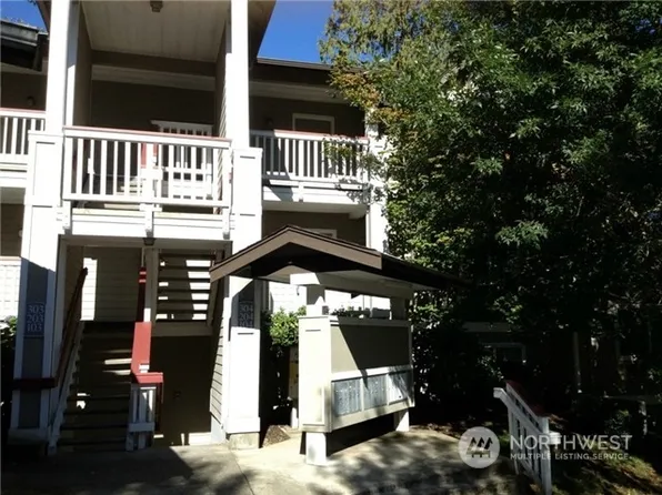 18505 SE Newport Way #A204, Issaquah, WA 98027