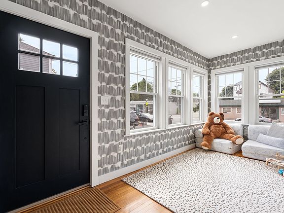5th image of 75 Sea St