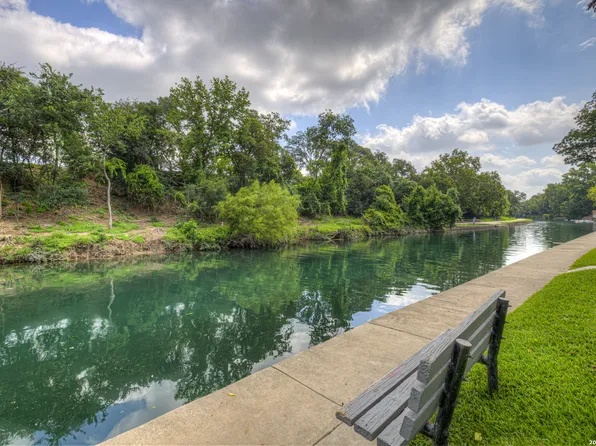 500 N Market # 105, New Braunfels, TX 78130