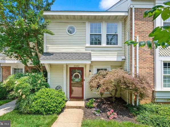 3342 Lakeside View Dr #4-2, Falls Church, VA 22041