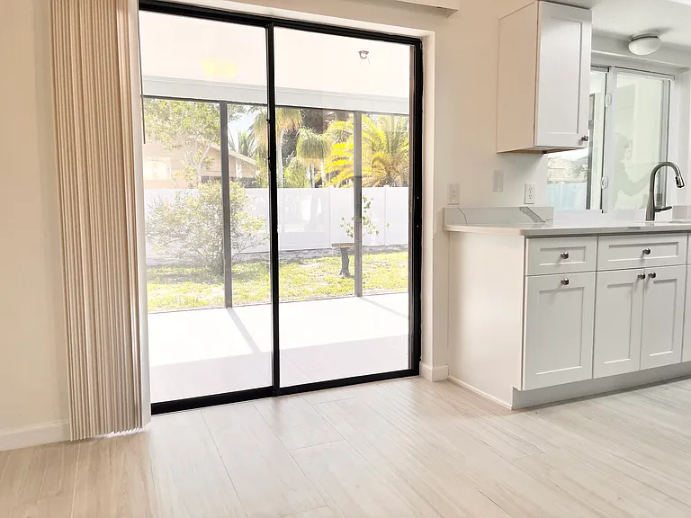 2420 Briar Oak Cir — Photo 31