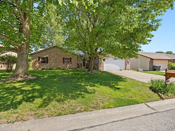 401 Kim Dr, Fairview Heights, IL 62208
