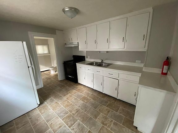 4th image of 108 Liberty St