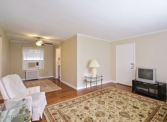 4th image of 2709 Central St APT 1N