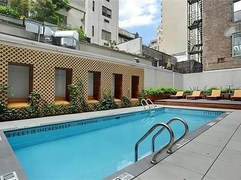 133 W 22nd St #2F — Photo 10