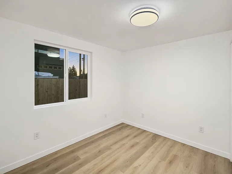 5945 Fauntleroy Way SW #B — Photo 21