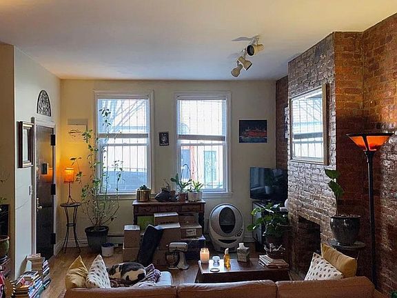 4th image of 74 Montgomery Ave #1