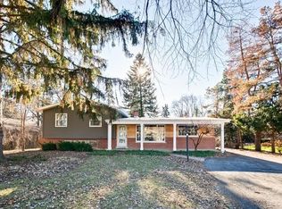1402 W Hawthorne St, Arlington Heights, IL 60005
