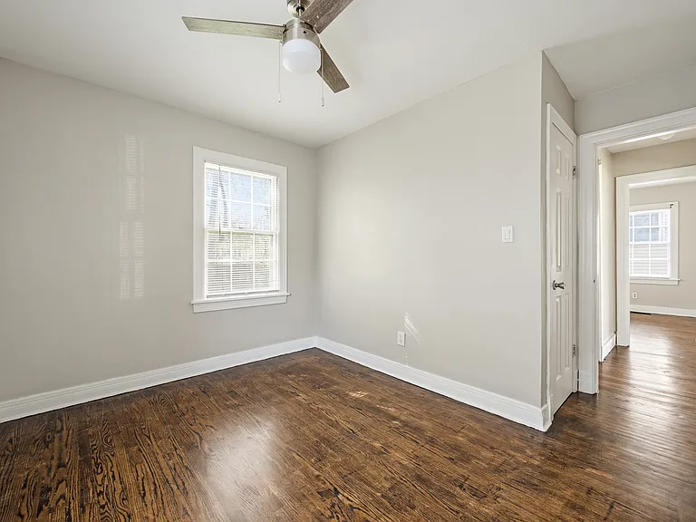 3934 Kennison Ave — Photo 16