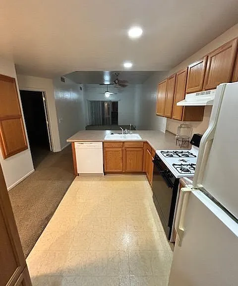 205 N 74th St #206 — Photo 4