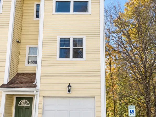 527 W Thames St Unit 12, Norwich, CT 06360