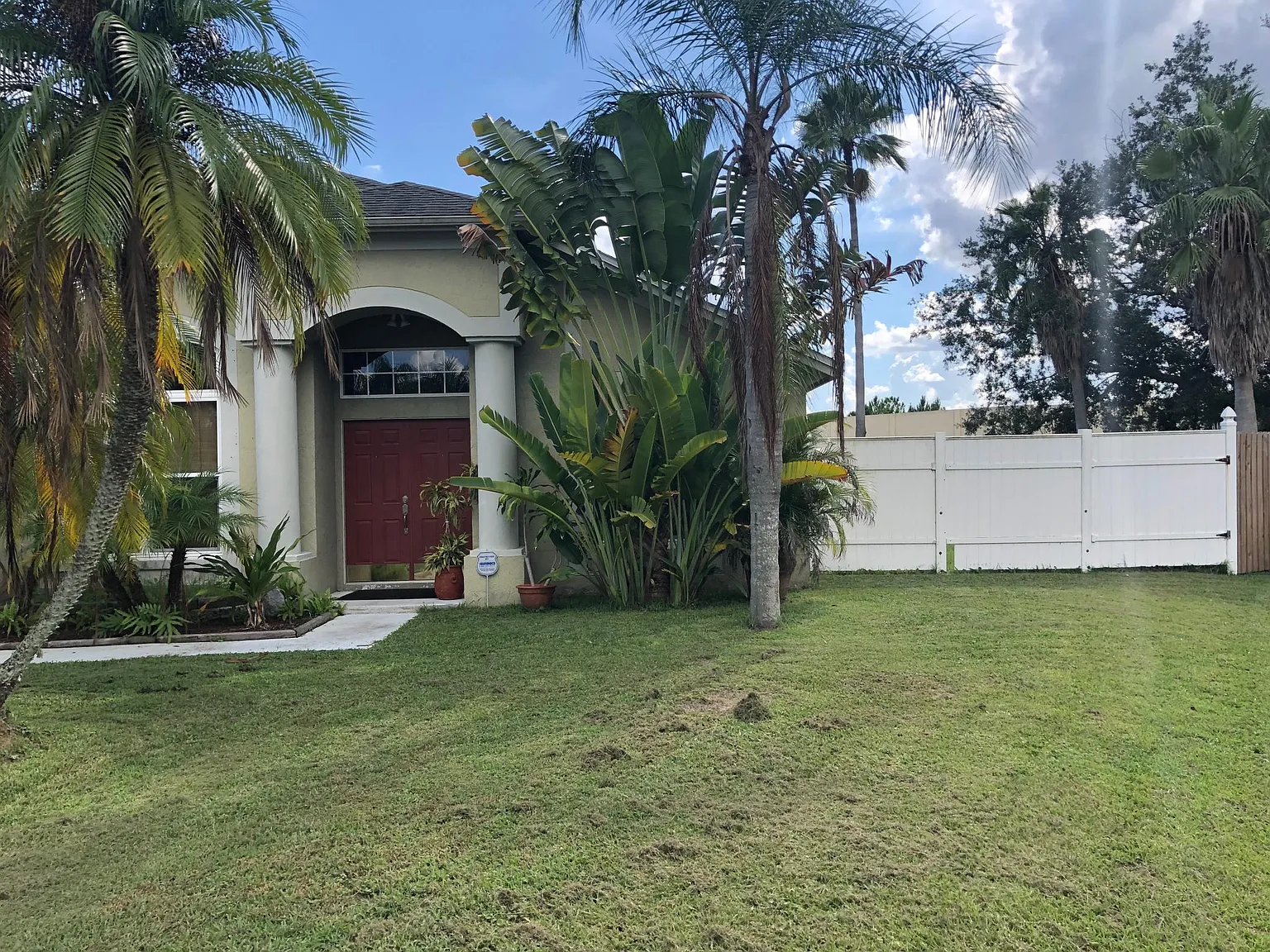 3 bed, 1670 sqft, $2,500 — Photo 1