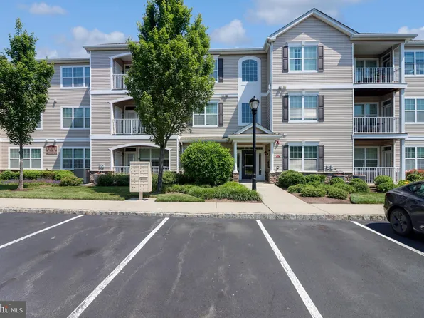 436 Timberlake Dr, Trenton, NJ 08618