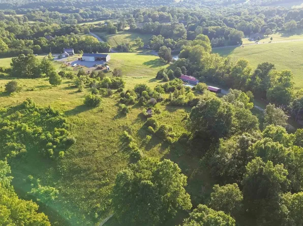 3C Feck Ln, Nicholasville, KY 40356