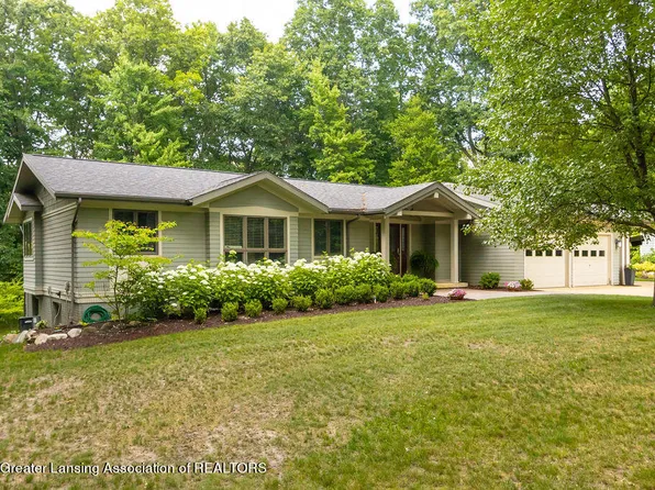 9373 E Herbison Rd, Laingsburg, MI 48848