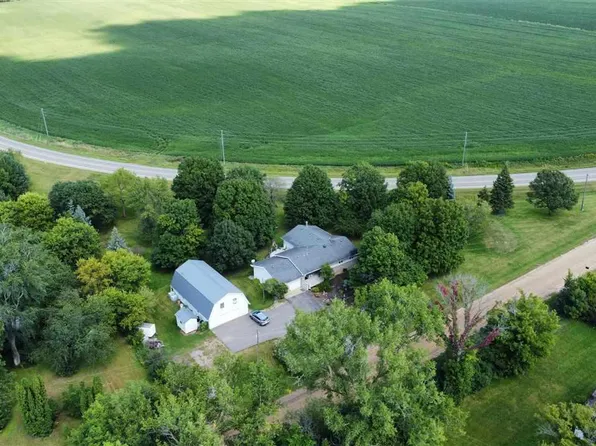 58560 Kirkwood Rd, Mankato, MN 56001