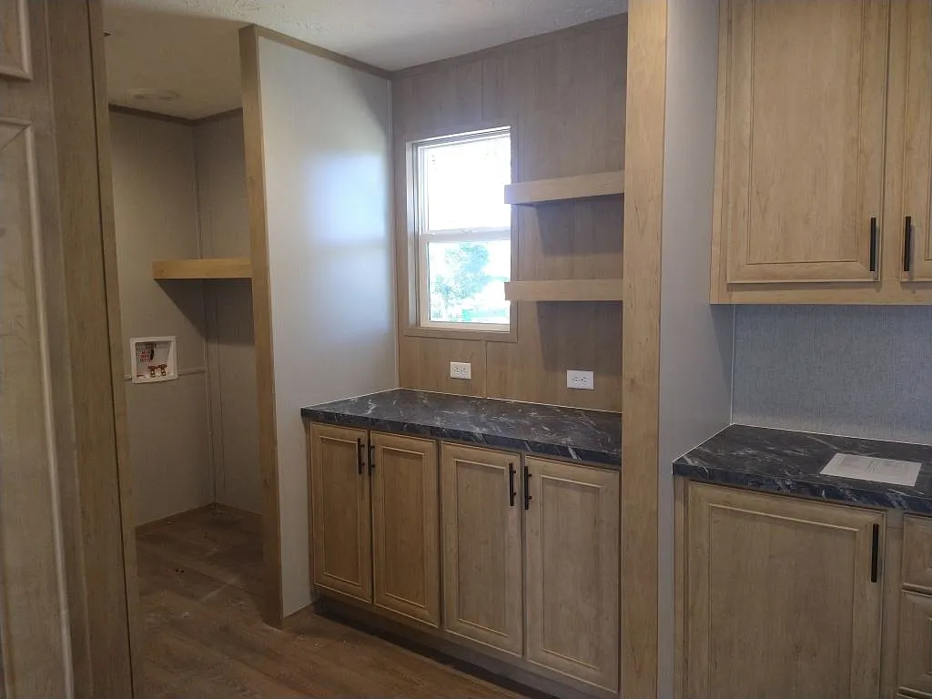 3 bed, 2.0 bath, 1267 sqft, $1,200 — Photo 3