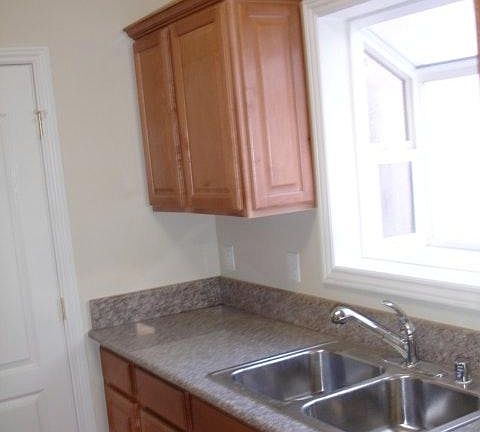 4th image of 8752 Darby Ave