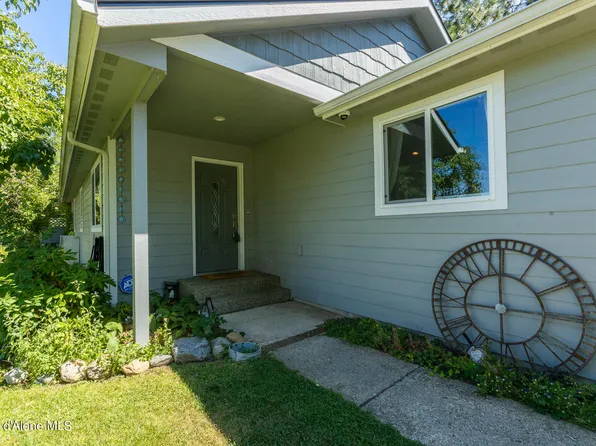 32388 N 9th Ave, Spirit Lake, ID 83869