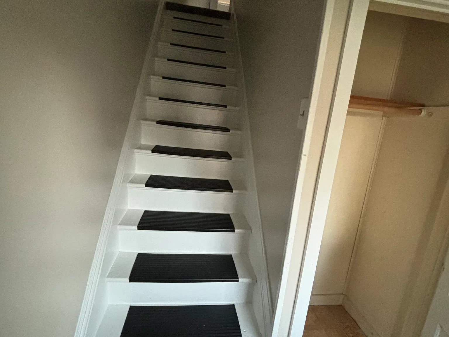 2 bed, 836 sqft, $1,850 — Photo 2