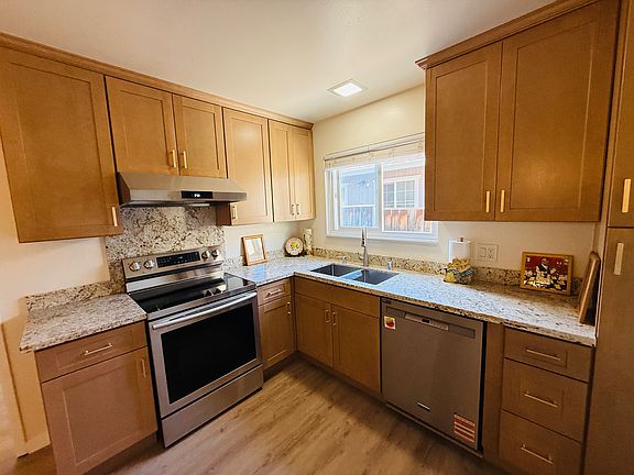 2nd image of 1056 Lily Ave