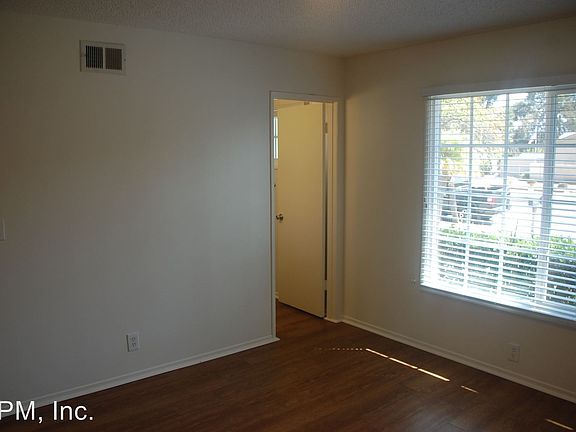 5th image of 329 Santa Barbara Shores Dr