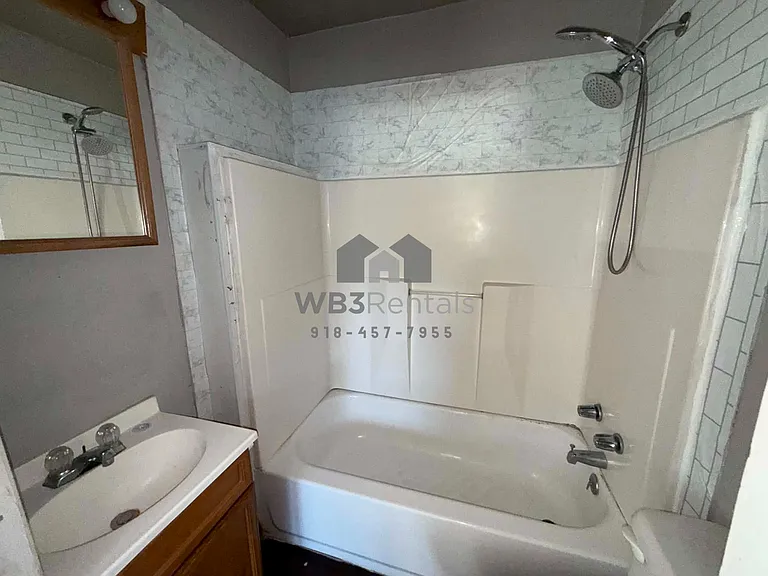 1405 Baltimore Ave — Photo 17