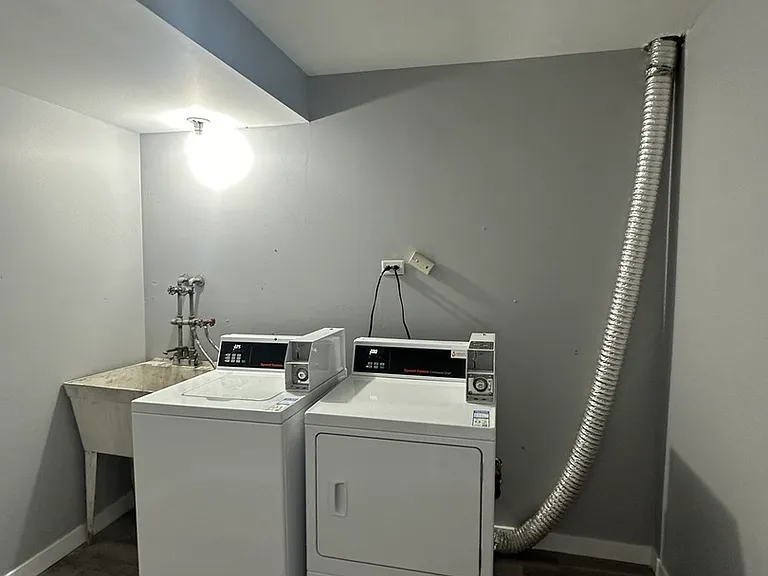 1015 E 150th Pl #3E — Photo 9