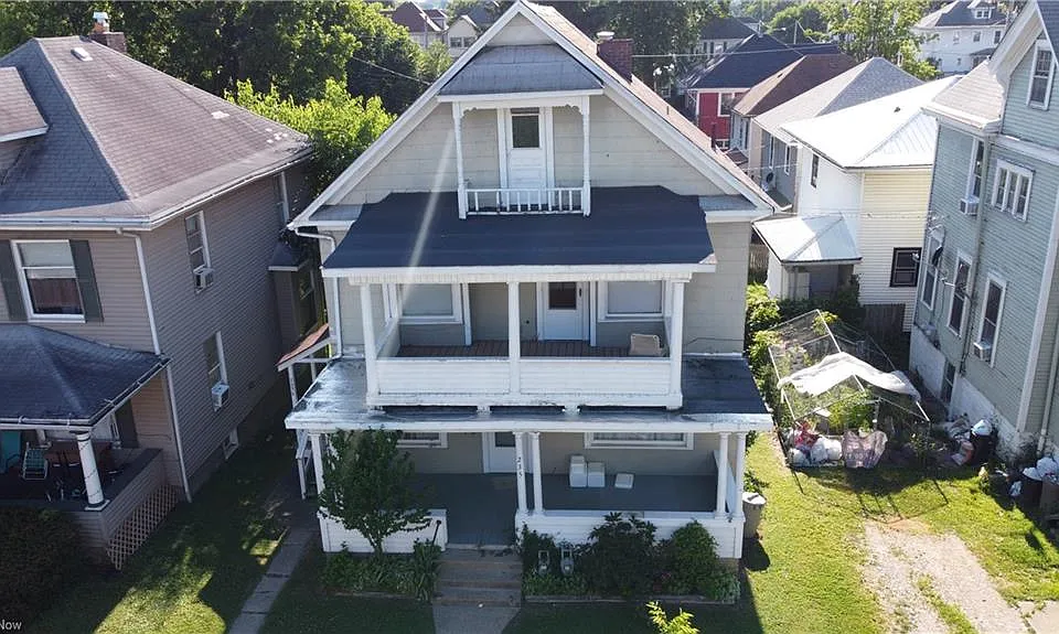 235 N 10th St