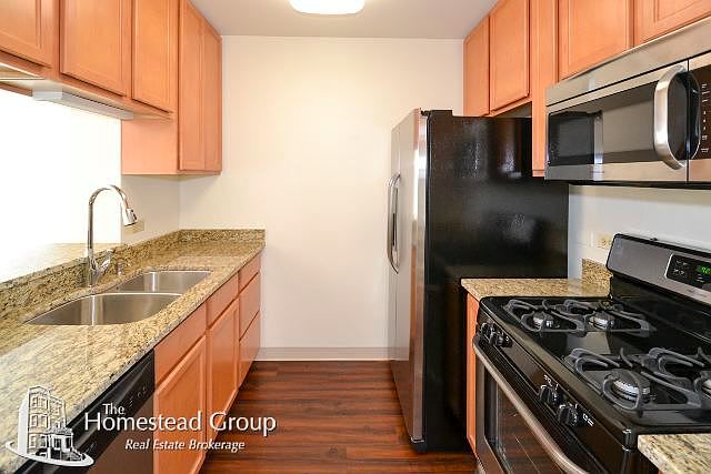 1st image of 553 W North Ave #512
